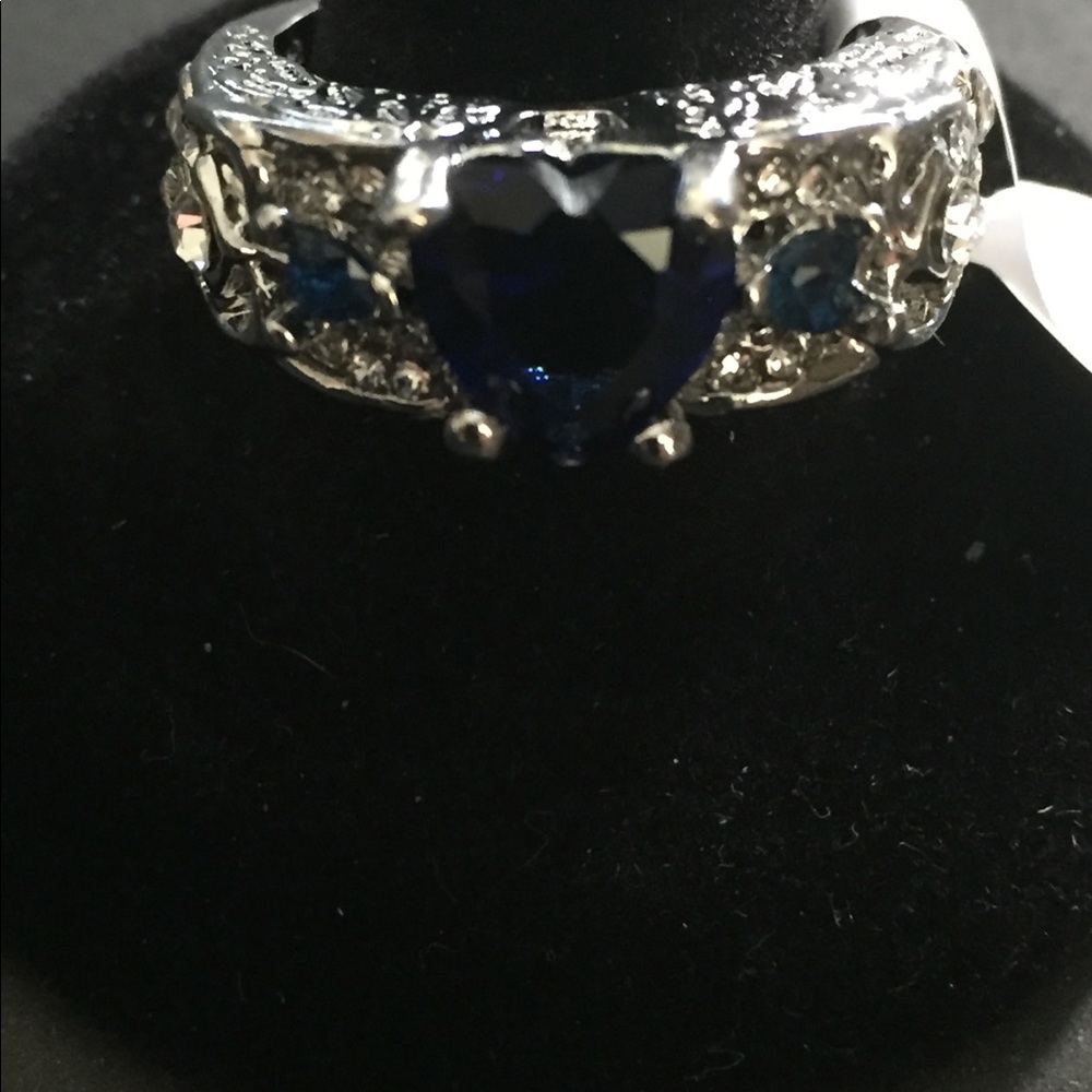 Rings - Picture 4 of 8